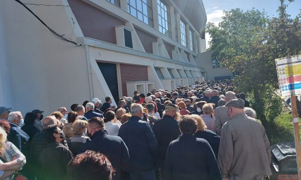 “SITUATA E TURPSHME”/ 12 organizata, letër Kurtit: Organizo vaksinimin!