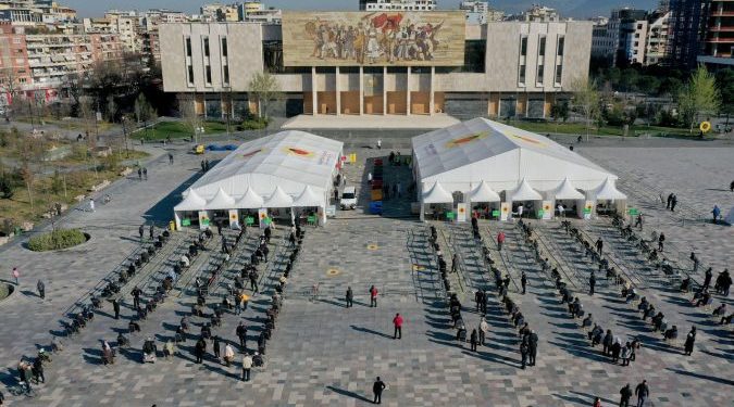 “GRATË SHTATZËNA MUND TË VAKSINOHEN”/ ISHP: Edhe ato që ushqejnë foshnjet me qumësht gjiri