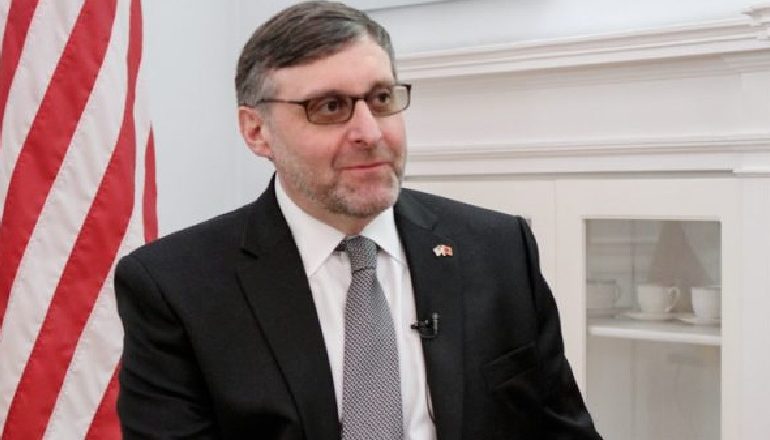 “KOHA ËSHTË E ÇMUAR”/ Palmer: Dialogu Kosovë-Serbi çështje urgjente, Kurti e Vuçiç të punojnë së bashkë