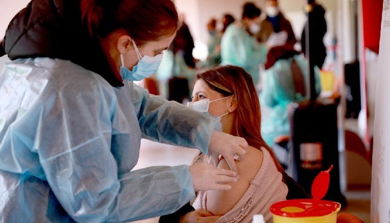 SHIFRAT/ Mbi 300 mijë qytetarë i kanë kryer të dyja dozat e vaksinës