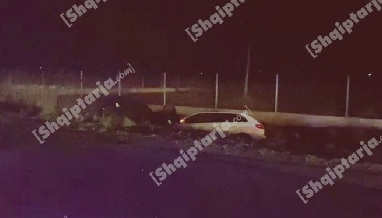 AKSIDENT NË ELBASAN/ Makina përplas motorin, një i plagosur