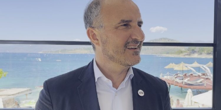 HEQJA E KUFIZIMEVE NDAJ SHQIPËRISË/ Soreca: Lajm i mrekullueshëm për qytetarët…