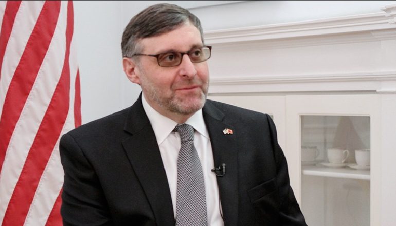 DIALOGU KOSOVË-SERBI/ Matthew Palmer: “Non paper” pa asnjë vlerë, nuk ka ndryshim kufijsh në Ballkan