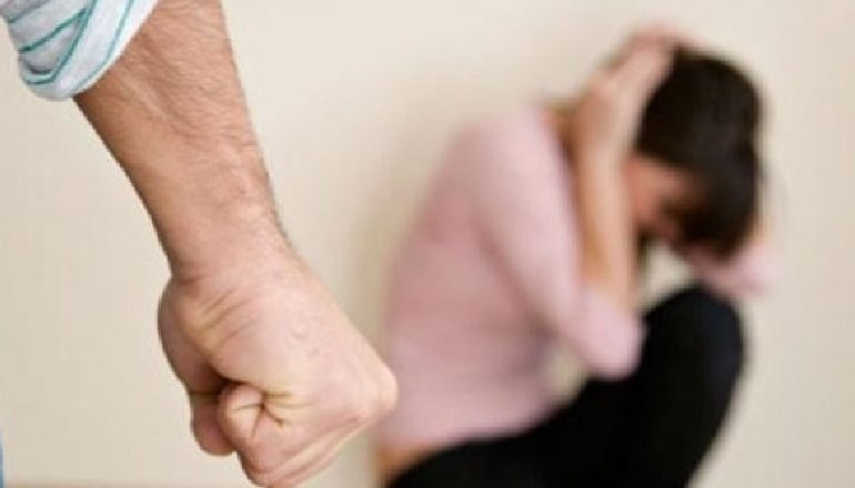 DHUNOI ISH TË DASHURËN DHE I KËRKOI…/ Arrestohet 28-vjeçari në Tiranë