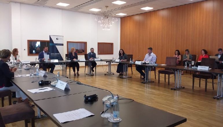 HAPET KONSULTIMI PËR STRATEGJINË E INVESTIMEVE/ Denaj: Synon të sjellë një përmirësim…
