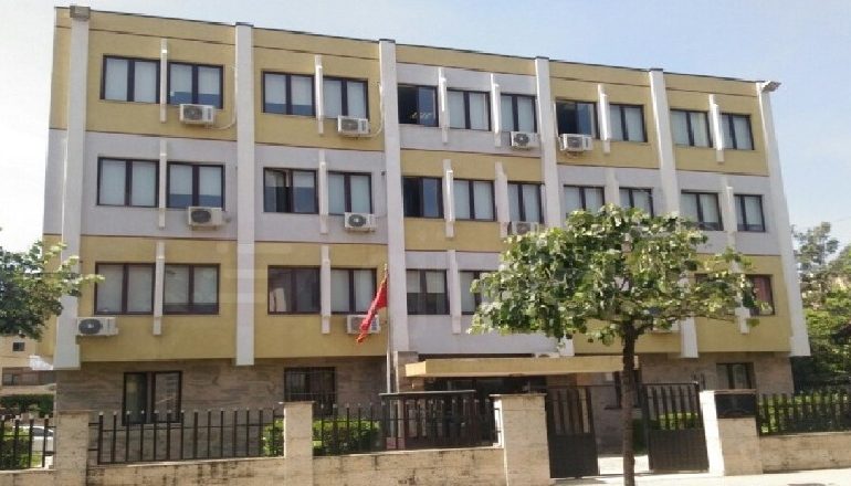 NJË VENDIM I DALË DY HERË ME DATA TË NDRYSHME/ Punonjës të prokurorisë e gjykatës të Lezhës në hetim për falsifikim