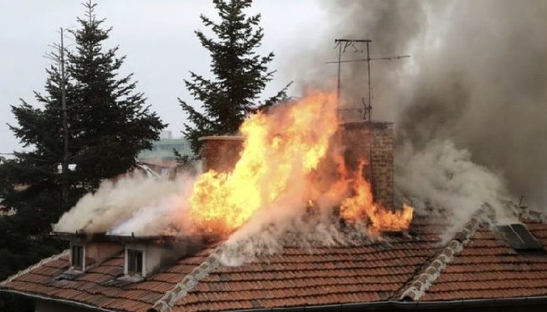 POGRADEC/ Përfshihet nga flakët një banesë në fshatin Piskupat, zjarri dëmton edhe…