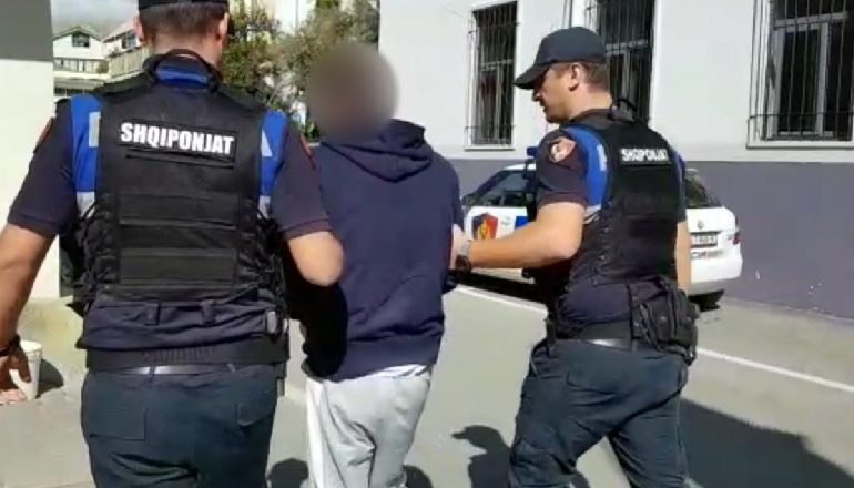 THYEN XHAMAT E NJË RESTORANTI DHE…/ Arrestohen dy vëllezërit në Dibër (EMRAT)