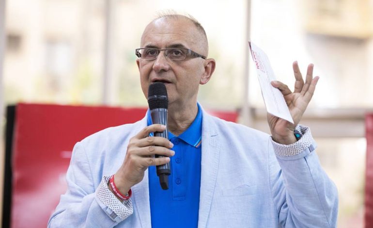 “NUK PËRMBAHET”/ Petrit Vasili: Këta janë derra, ky vend po shkon në kaos nga delenxhinjtë. Shqipëria…