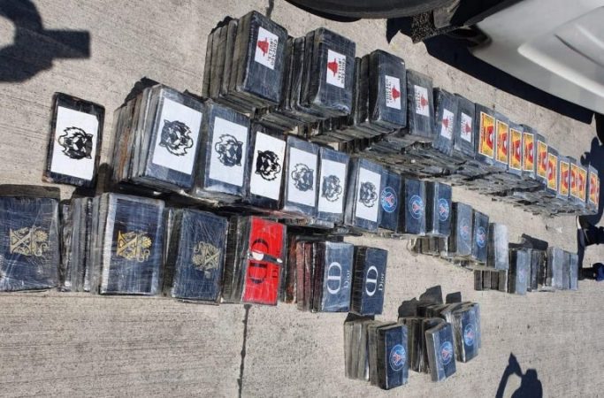 ZBULOHET SASIA E KOKAINËS SË KAPUR NË PORTIN E DURRËSIT/ Policia: Pas peshimit rezultoi 324 kg dhe 400 gr