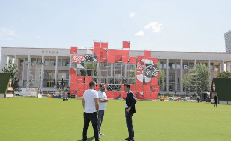 KAMPIONATI EVROPIAN/ Rikthehet “Tirana Fan Zone”, ekran gjigand në sheshin “Skënderbej”