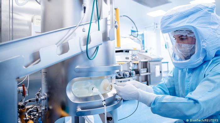 LAJM I MIRË/ Studiuesit: Vaksinat e Pfizer dhe Moderna sigurojnë mbrojtje nga Covid-19 për disa vite