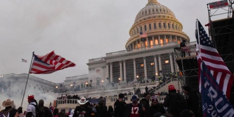 “TË PËRCAKTOHET E VËRTETA E ASAJ DITE”/ SHBA formon komitetin për hetimin e trazirave të 6 janarit, sa rrezikon Trump
