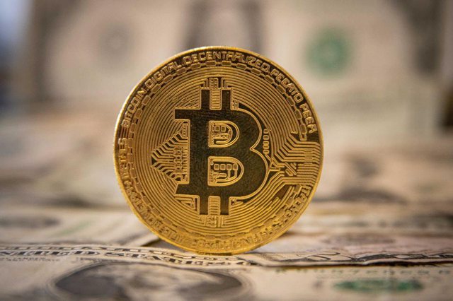 MONEDHA DIXHITALE/ Shteti i parë që do të përdorë ligjërisht Bitcoin