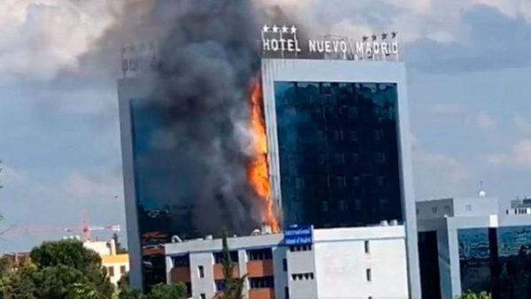 E RËNDË NË SPANJË/ Shkrumbohet nga flakët një hotel në Madrid, të paktën 200 persona ndodheshin brenda (VIDEO)