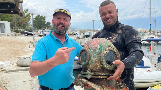 U FUT NË UJË PËR TË KAPUR OKTAPOD/ I riu në Karaburun gjen helmetën zhytëse që daton prej Luftës së Dytë Botërore