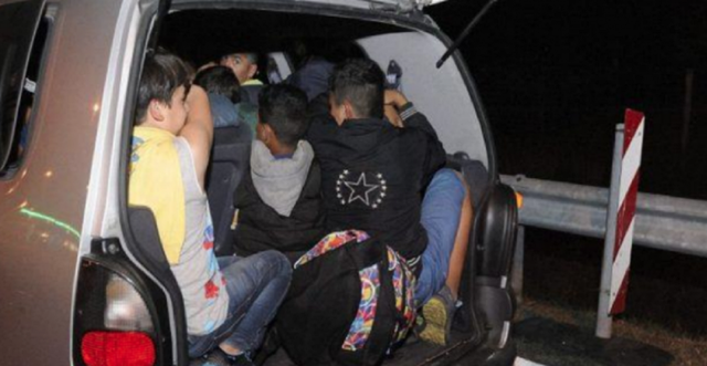 PO TRANSPORTONIN SIRIANË/ Pranga dy personave në Fier
