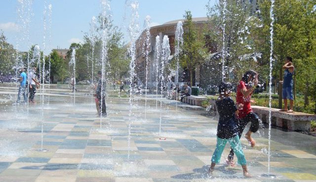 KUR PRITET TË LARGOHET I NXEHTI AFRIKAN? Parashikimi për 5 ditët e ardhshme, rënia e temperaturave nis…