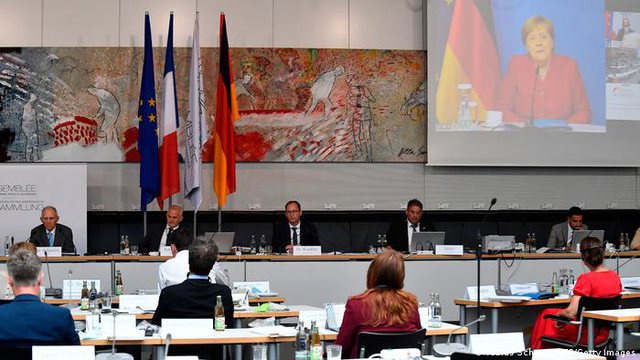 KRIZA E COVID-19/ Merkel e prerë: Kufijtë brenda BE-së të mos mbyllen më