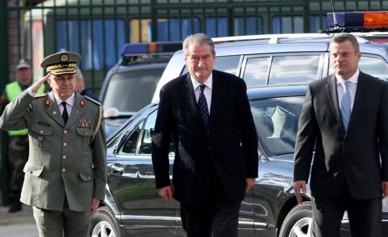 “PLAS BOMBËN”/ Arben Imami: Letrat për non-grata nga SHBA, Berishës ia ka bërë Basha