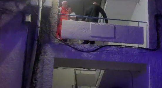 DINAMIKA E VRASJES NË VLORË/ E ndoqën nëpër shkallë, iku me vrap, por s’i shpëtoi kallashit