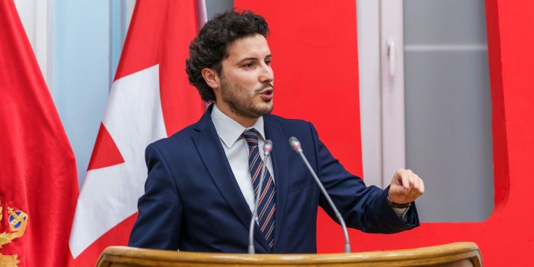 “NUK KAM FRIKË…”/ Abazoviç: Beogradi ta ketë të qartë se Mali i Zi është shtet i pavarur dhe vendos vet për fatin e tij