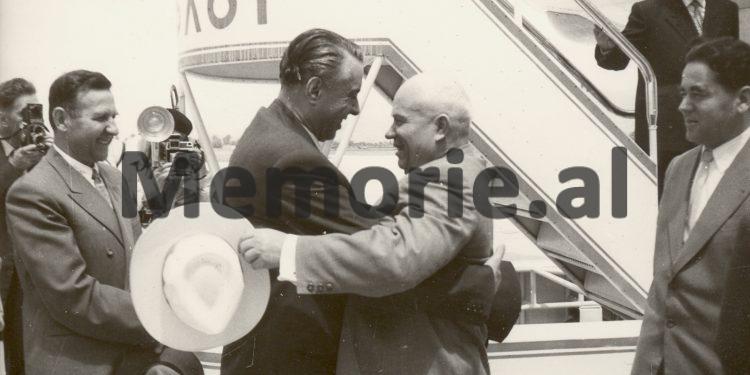 DOSSIER/ Ditari sekret i Enver Hoxhës: Hrushovi si bandit e nxori jashtë Ramiz Alinë, në mënyrën më të poshtër…