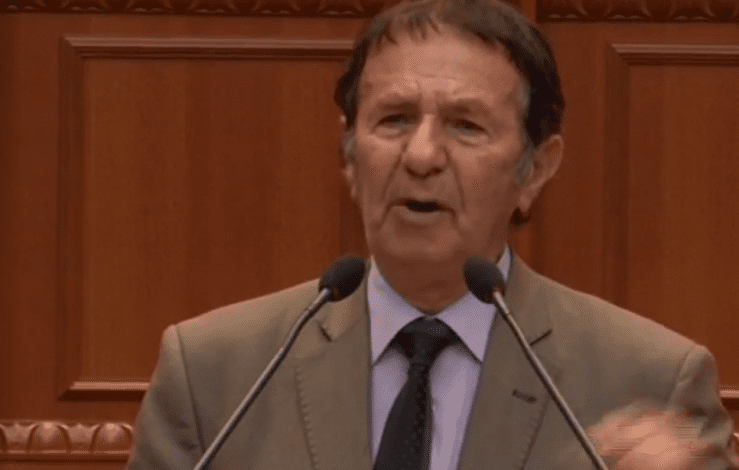 “GAFA” E RADHËS/ Janishehri “lë nam” në Kuvend: Do i dalim zot nipërve dhe mbesave tonë pensionistë