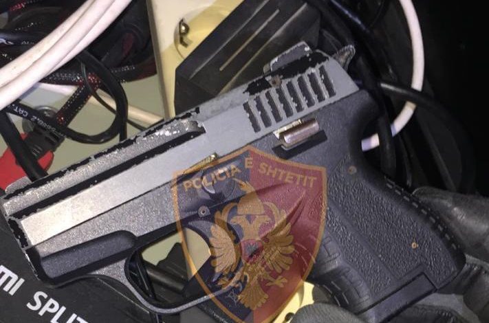 ARMË DHE MUNICION LUFTARAK/ Arrestohet administratori dhe magazinieri i një lokali në Tiranë
