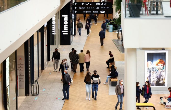 REKORD NË ITALI/ 600 mijë vaksinime në 24 orë, e dyta në Europë. Lombardia pranë imunitetit të tufës