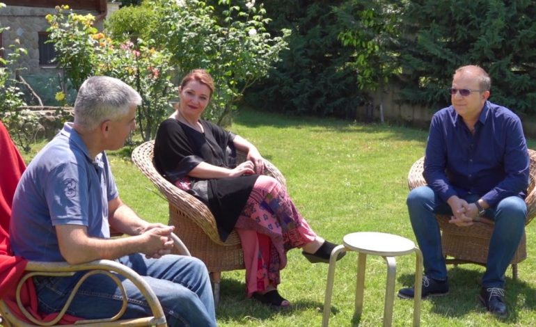“HODHA HAPIN E PARË DHE…”/ Edith Harxhi tregon si u njoh me bashkëshortin shkencëtar nga Turqia