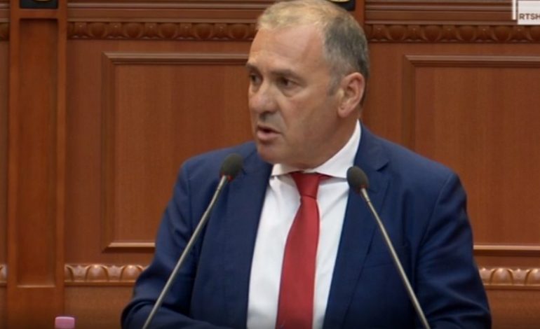 “7 HALE PËR MACET”/ Kraja i përgjigjet Murrizit: Prokuroria nuk del në rrugë të pyesë ku e BLEVE…