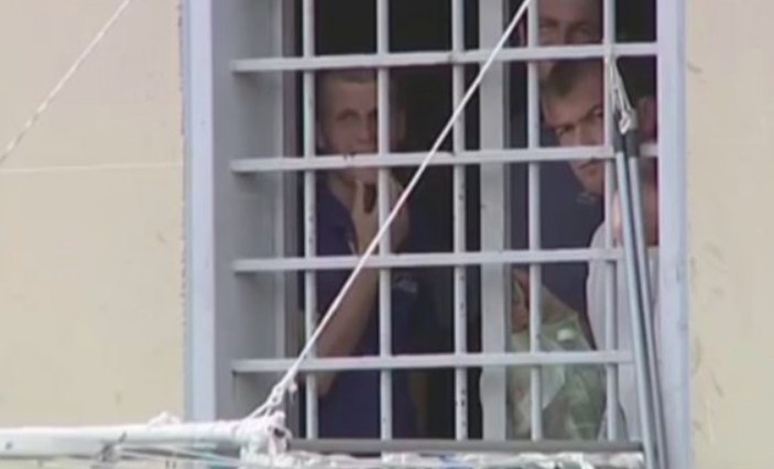 NDODH EDHE KJO/ I dënuari për drogë rreh dy policët e burgut në Fushë-Krujë (DETAJET)