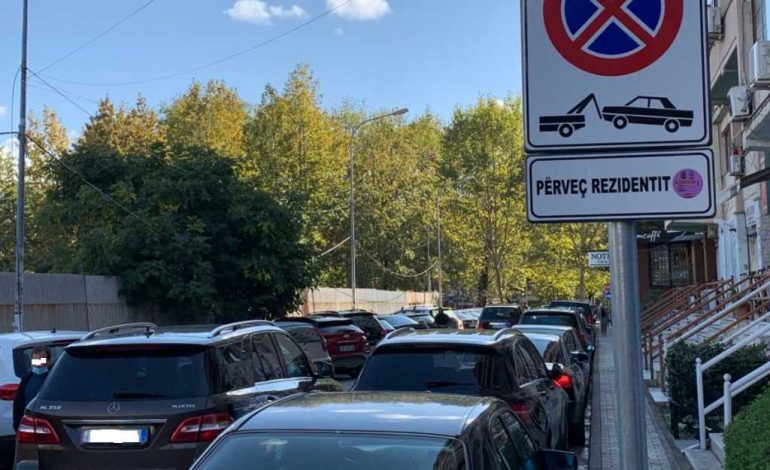 SHERR MASIV/ 6 shqiptarët bëhen “copa” për një vend parkimi, përfundojnë në spital dhe më pas në Polici