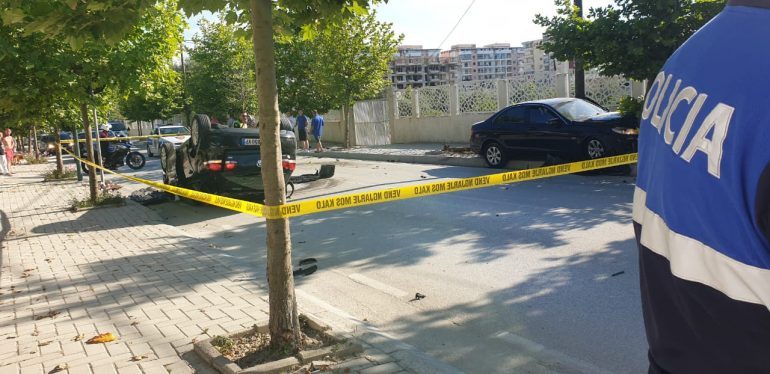 NDODH NË VLORË/ Po e ndiqte Policia, përplaset dhe përmbyset mjeti, PLAGOSET…