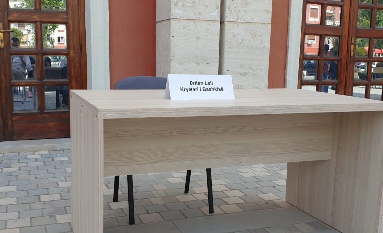 PËRFUNDON MBLEDHJA E KËSHILLTARËVE TË BASHKISË VLORË/ Miratohen pikat e rendit të ditës