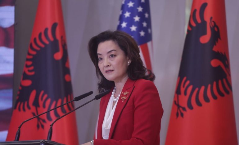ONM ANKIMOI VENDIMIN PËR ELISABETA IMERAJ/ Yuri Kim: Koha të tregojmë guxim dhe integritet…