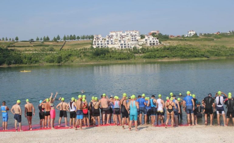 NOT, ÇIKLIZËM DHE ECJE SPORTIVE/ Starton “TIRANATHLON” te Liqeni i Farkës (PAMJET)