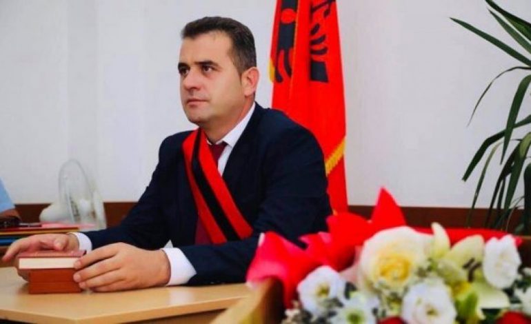 PUNONTE NË NDËRTIM, GREKU S’I KISHTE DHËNË…/ Pse u dënua në Greqi, kryebashkiaku i Mallakastrës?