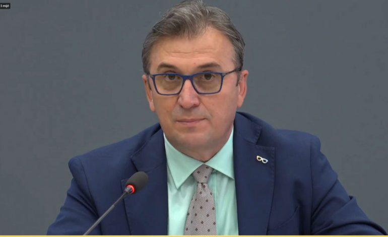 SQARON VIDEON/ Skënder Brataj: Çfarë i ndodhi Eriksen në fushën e lojës, ja MOMENTI i fibrilacionit ventikular