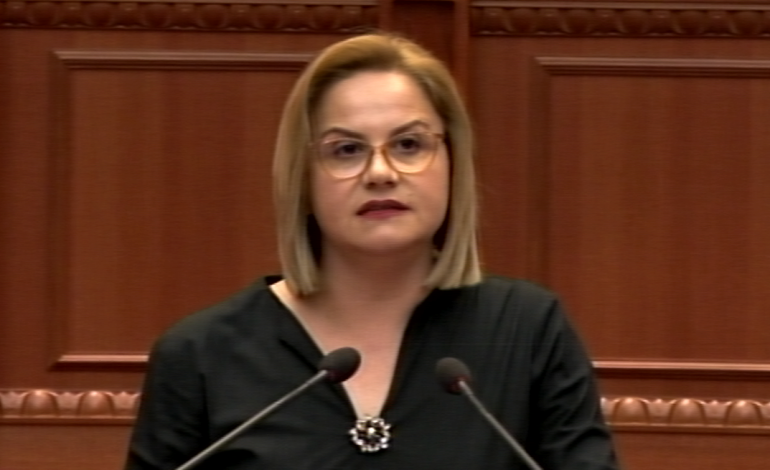 “SJELLJET E METËS KANË CENUAR…”/ Bushka: Shkarkimi i presidentit, asnjë pasojë në demokracinë e vendit