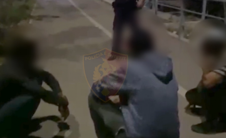 PO TRANSPORTONTE 4 EMIGRANTË TË PALIGJSHËM/ Arrestohet në aksin Pogradec-Qafë Thanë 33-vjeçari