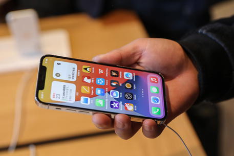 E DINIT? Ja cili rrjet wi-fi ”çmend” iPhone-in