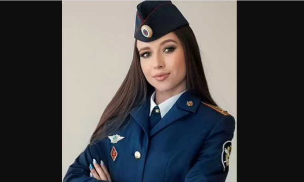 KONKURSI I ÇUDITSHËM NË RUSI/ Gardianet e burgut në garë për të fituar kurorën e më të bukurës (FOTO)