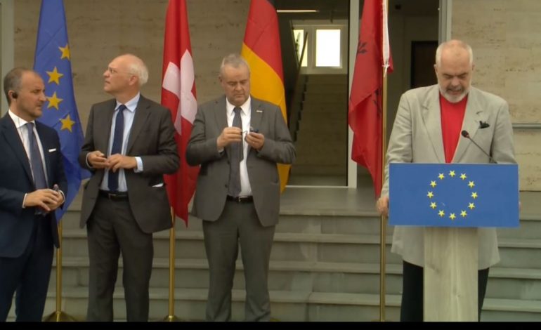INAGURIMI/ Rama: Ndërmarrjet e ujësjellësit me më shumë borxhe se OSHEE para reformës, s’mund…