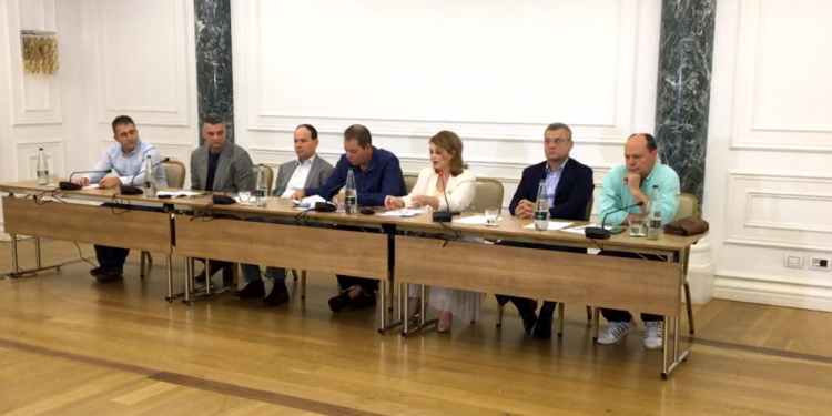 “VËZHGUESIT JANË KËRCËNUAR”/ Harxhi: Përjashtimi i 28 mijë anëtarëve të PD-së, shkelja më e madhe…