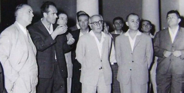 DOSSIER/ Fjala e panjohur e Enverit: Kristaq Rama s’i ka përgatitur akoma skicat që duhen për Monumentin e Pavarsisë në Vlorë…