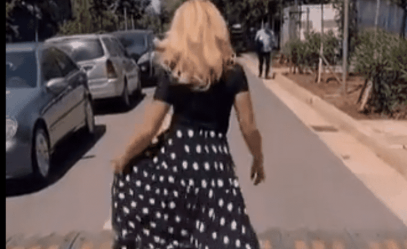 “BISHA U KTHYE”/ Gallatë në rrjet, aktorja e humorit imiton kryetaren e Gjykatës së Elbasanit (VIDEO)