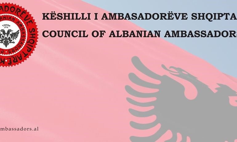 NJOFTIMI/ Këshilli i Ambasadorëve Shqiptarë mirëpret rinisjen e bisedimeve mes Kosovës dhe Serbisë