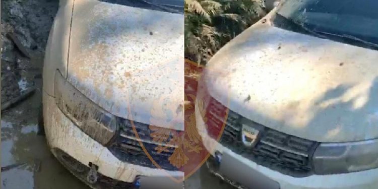 MAKINA I MBETI NË NJË…/ Dy turistë kanadezë marrin ndihmën e policisë në Skrapar pas…